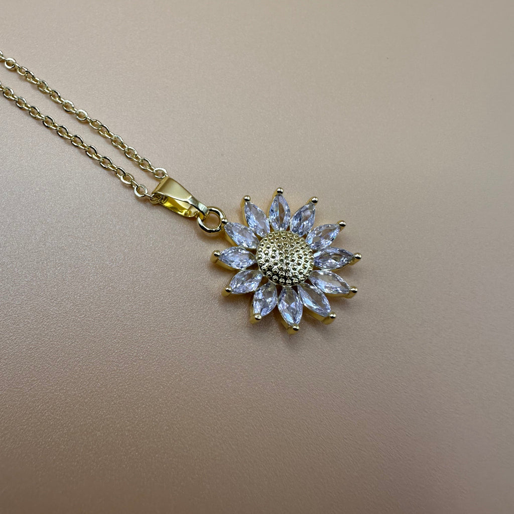 Gold Flower Pendant Necklace for Women Light Luxury Zirconia Inlaid Titanium Steel Chain Elegant Jewellery