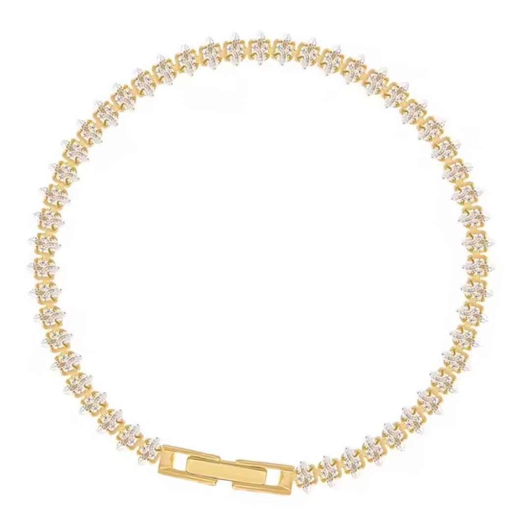 Roman-Inspired Crystal Geometric Chain Bracelet (18 cm) for Women – Full Rhinestone Marquise Charm, Trendy Goth Wedding Jewellery